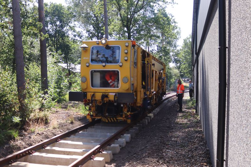 BAM Stopmachine met het fabrieksnummer 1214 en het UIC-nummer 99 84 942 8 702-7.